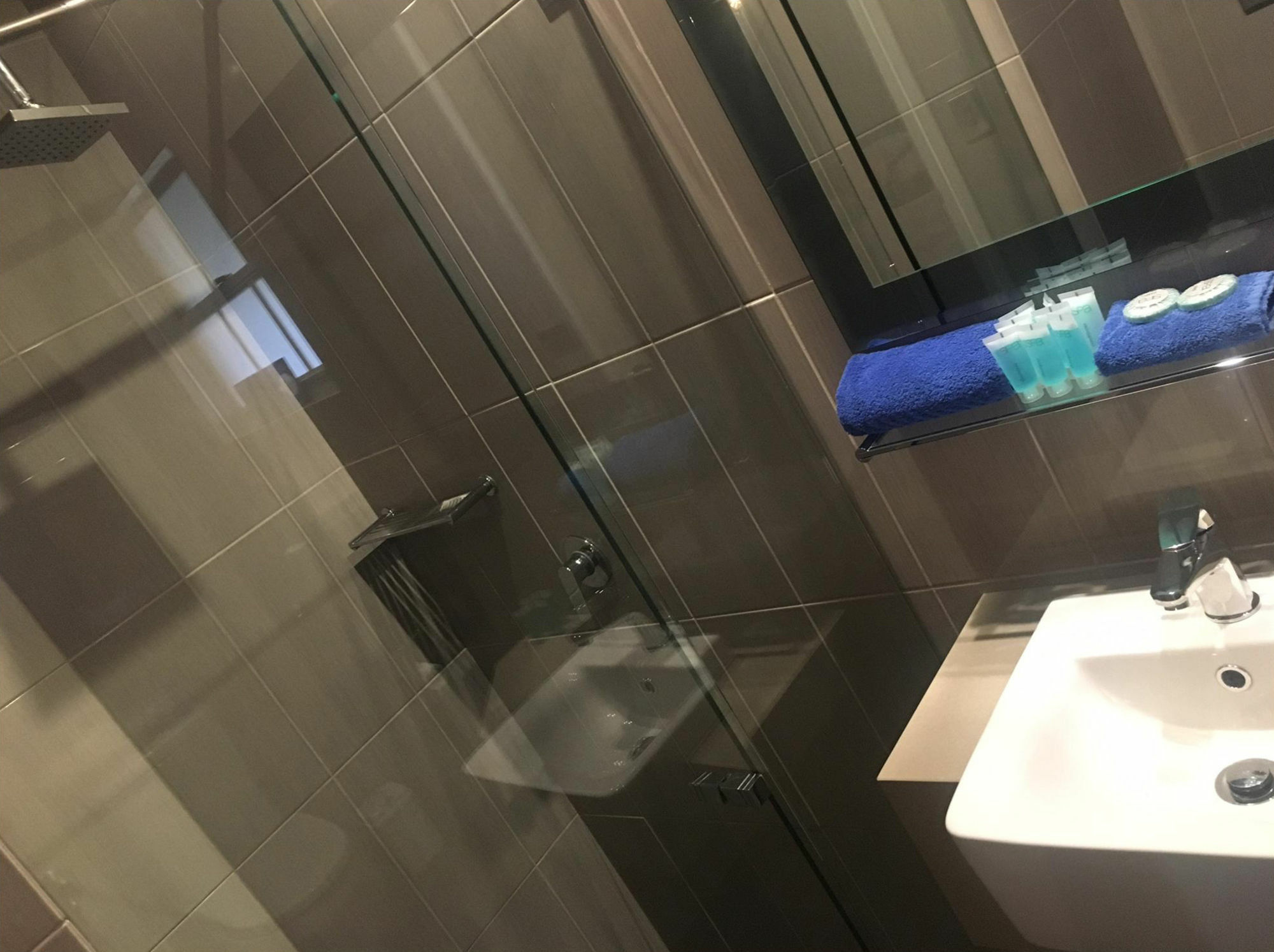 查尔斯·拉斯普汽车旅馆和别墅 布罗肯希尔 外观 照片